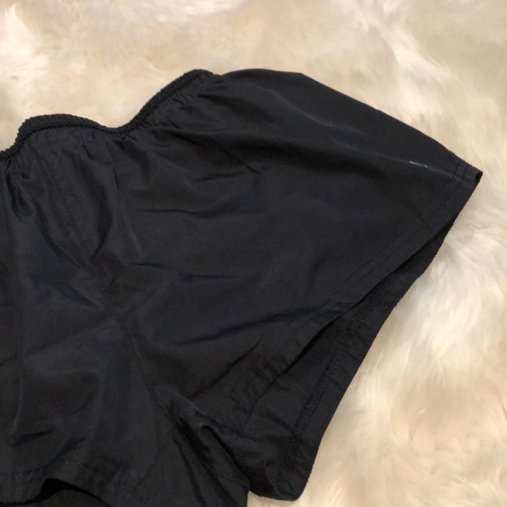 BLACK RUNNING SHORTS SIZE MEDIUM - Picture 2 of 4